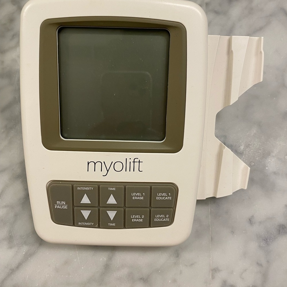 MyoLift Mini Microcurrent Machine - Picture 7 of 10